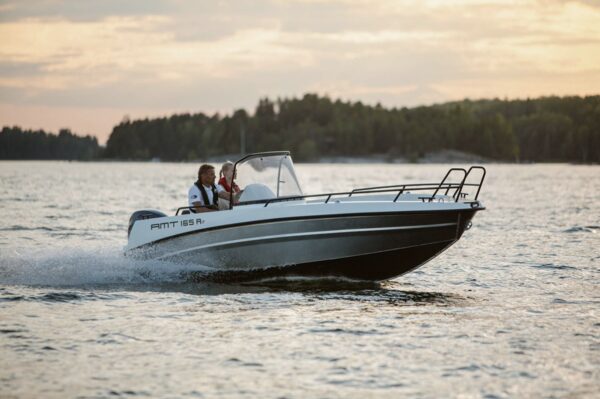 Best of Boats 2024, Best for Beginners AMT165R